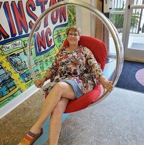 Meet your Posher, Sharon